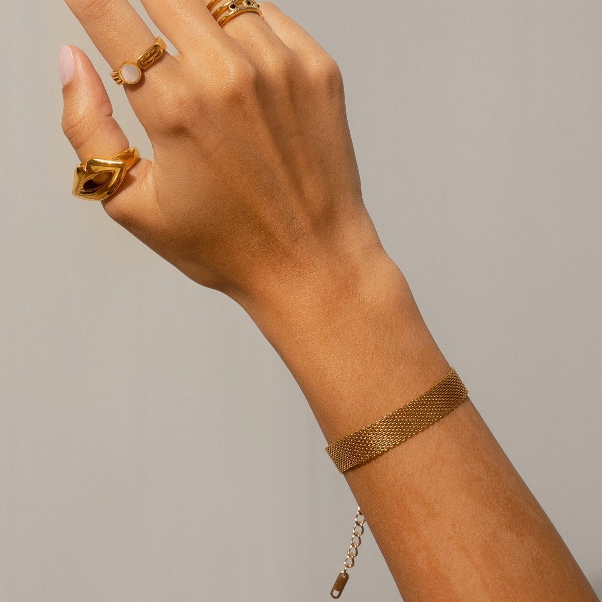 Pulsera Trama Lisa Banhada en Oro 18K
